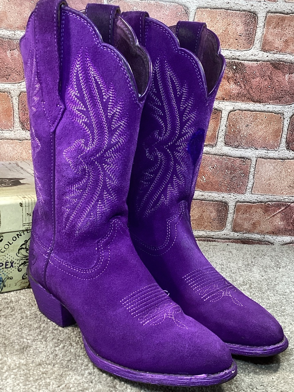 Ariat Heritage R toe Women’s stretch fit western boots size 6